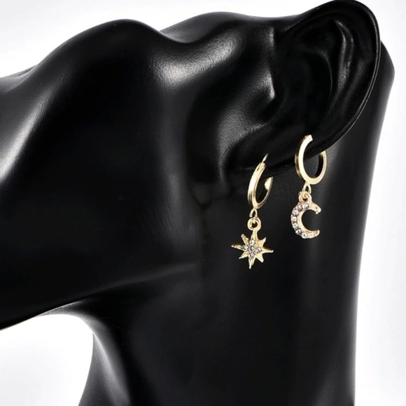 Moon Star Huggie Hoop Gold Earrings - Picture 4 of 5